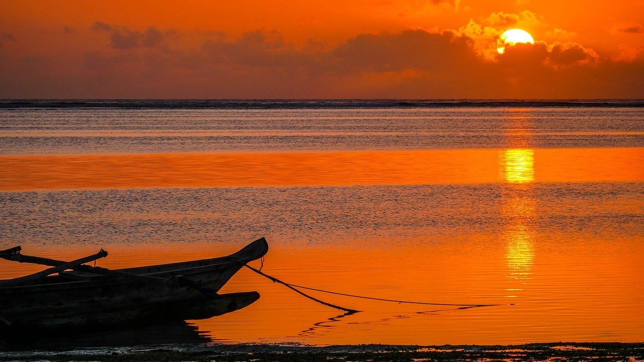 Scopri di più sull'articolo Libere di nuotare: come il burqini sta salvando la vita delle donne di Zanzibar