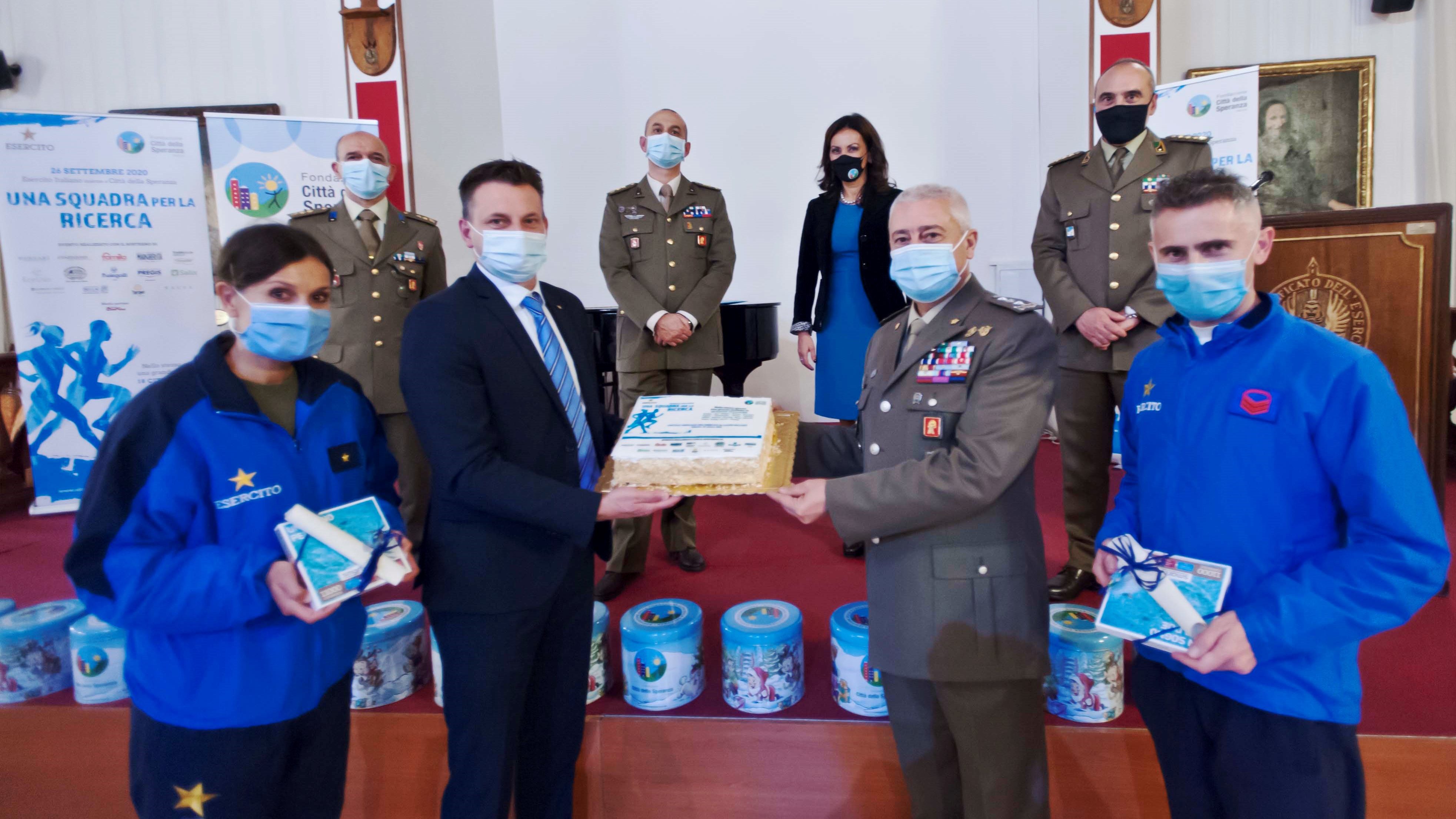 “Una squadra per la ricerca”, la staffetta dell’Esercito Italiano aiuta due ricercatori