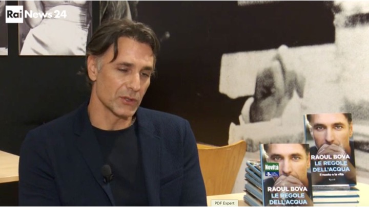 Raoul Bova e la passione per il nuoto (Video)
