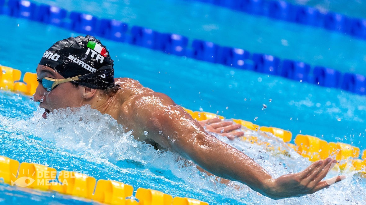 Pro Swim Series. Federico Burdisso nuota 52.14 nelle batterie dei 100 farfalla.