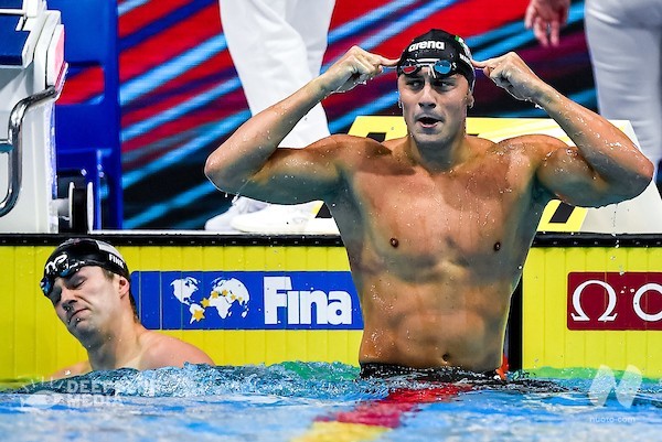 Scopri di più sull'articolo Budapest 2022. Giorno 2. 100 rana. Nicolo Martinenghi è Campione del Mondo con il nuovo primato nazionale (58.26). 100 dorso. RI per Thomas Ceccon 52.12