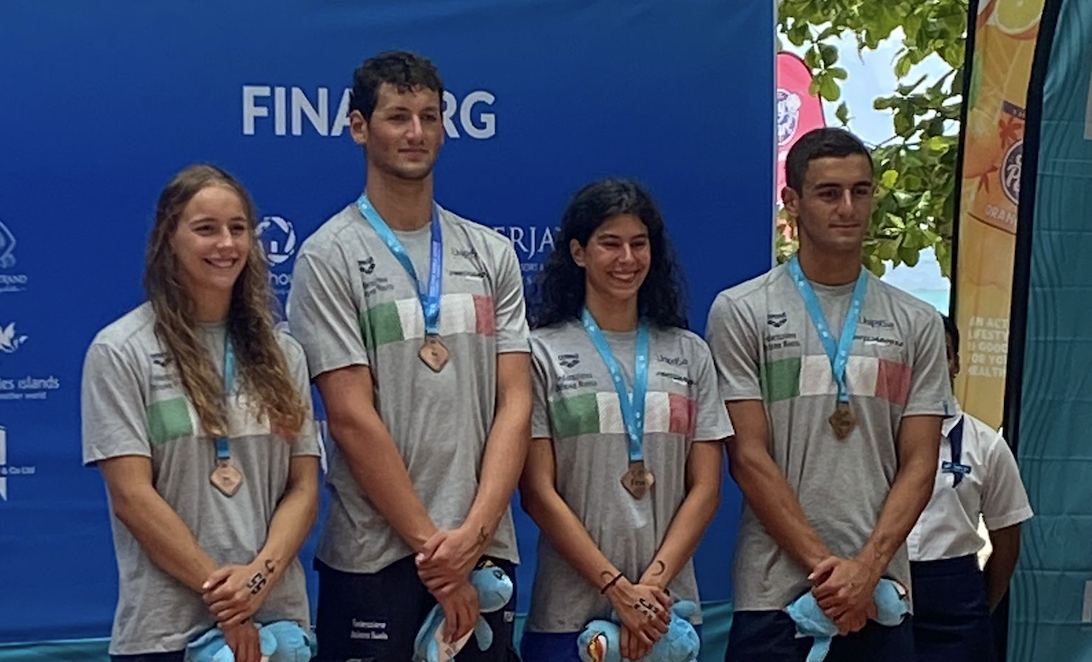 Scopri di più sull'articolo Campionati del Mondo Jr. Day 3. Italia ancora sul podio con la staffetta 4×1500. Terzi nel medagliere e nel Team Trophy.