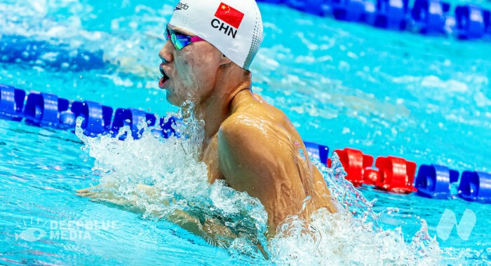 Asian Games 2023. Day 2. I migliori tempi delle batterie. Haiyang Qin: 100 rana (58.35), doppio primato dei Giochi 50•100.