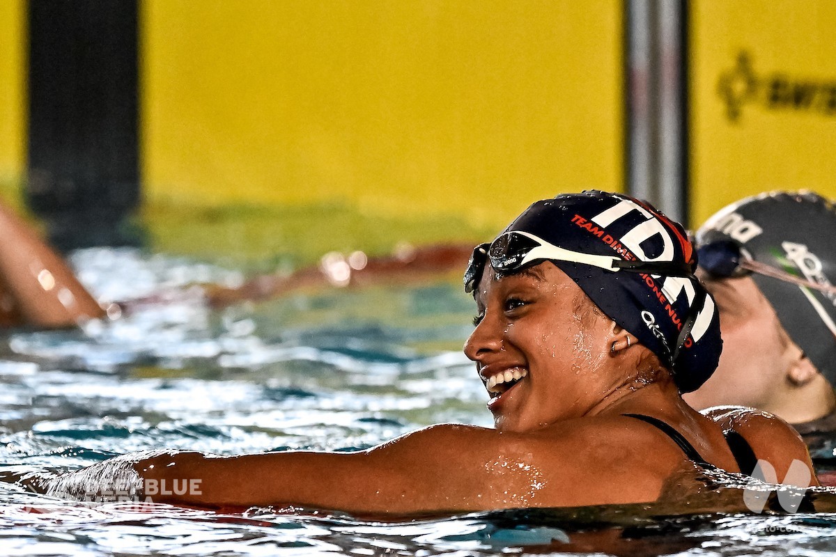 Scopri di più sull'articolo Campionato Italiano di Categoria. Giorno 7.  Record Italiano di categoria per Sara Curtis nei 50 sl e Rari Nantes Florentiaa nella 4×200 stile cadette.