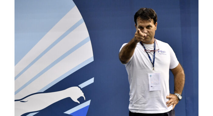 Nuovo successo per il nuoto azzurro: Riccardo Vernole nominato Miglior Allenatore da Para Sport